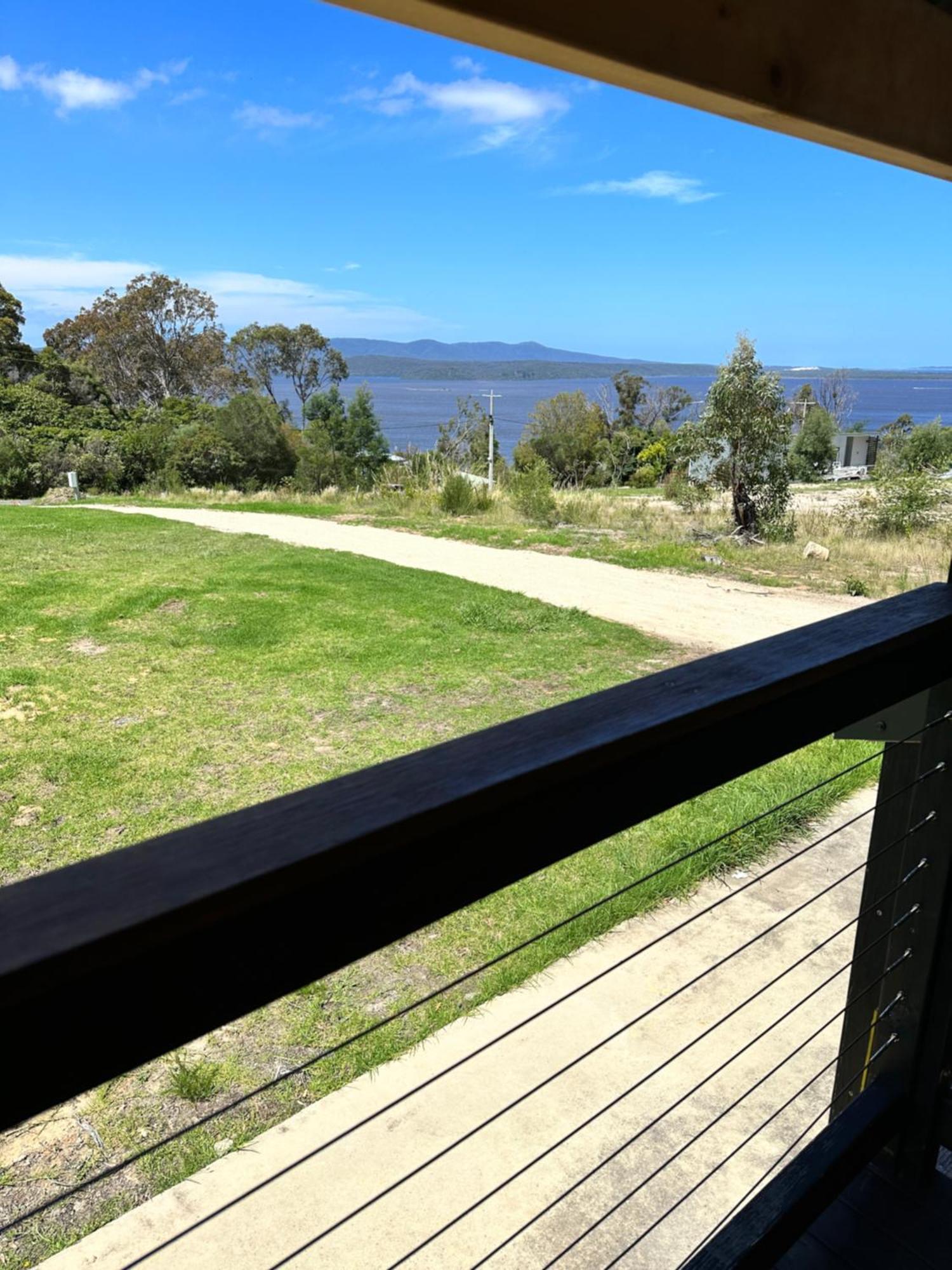 Ocean Breeze Tiny House - Ocean And Lake View Mallacoota Kültér fotó