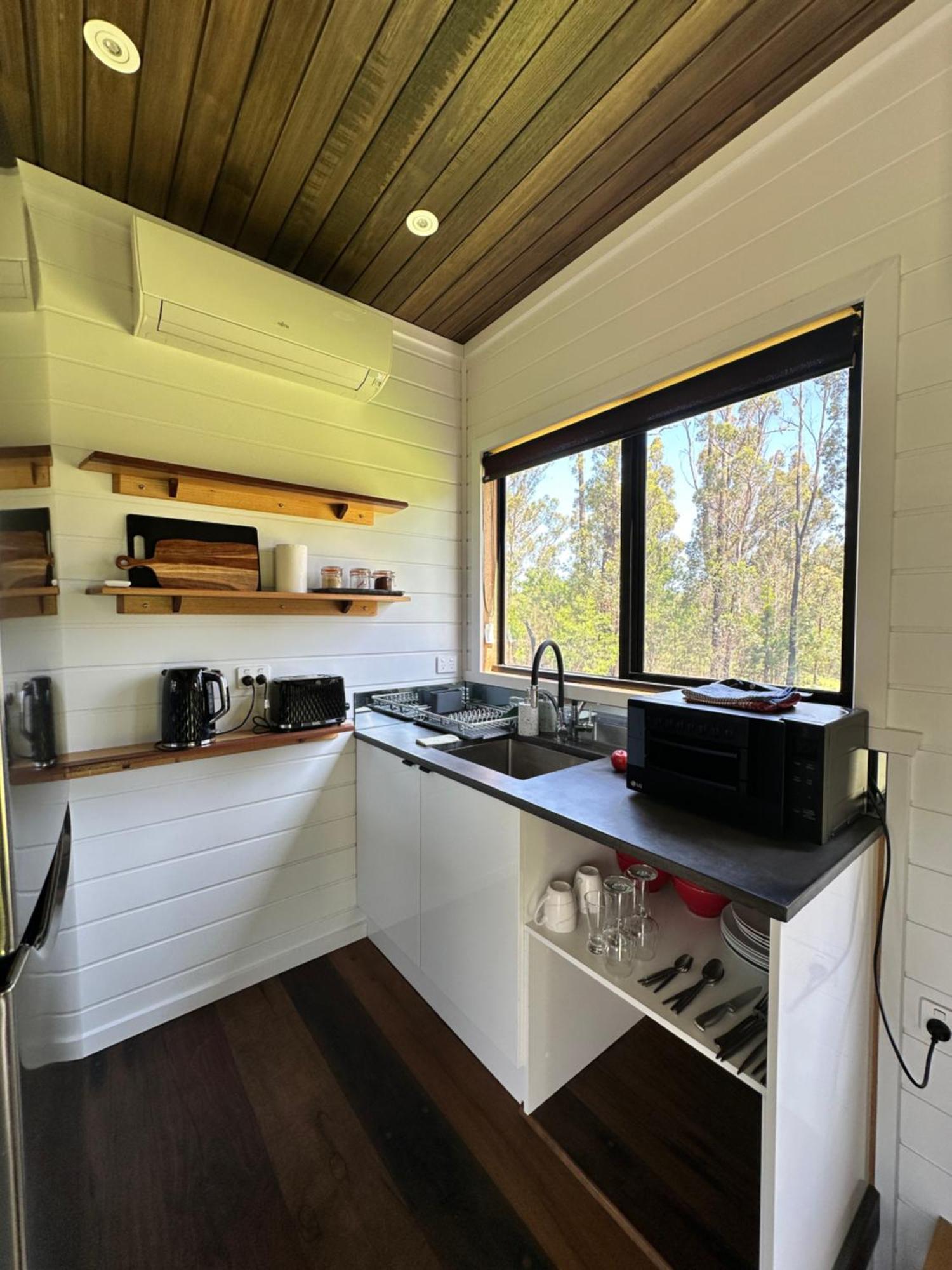Ocean Breeze Tiny House - Ocean And Lake View Mallacoota Kültér fotó